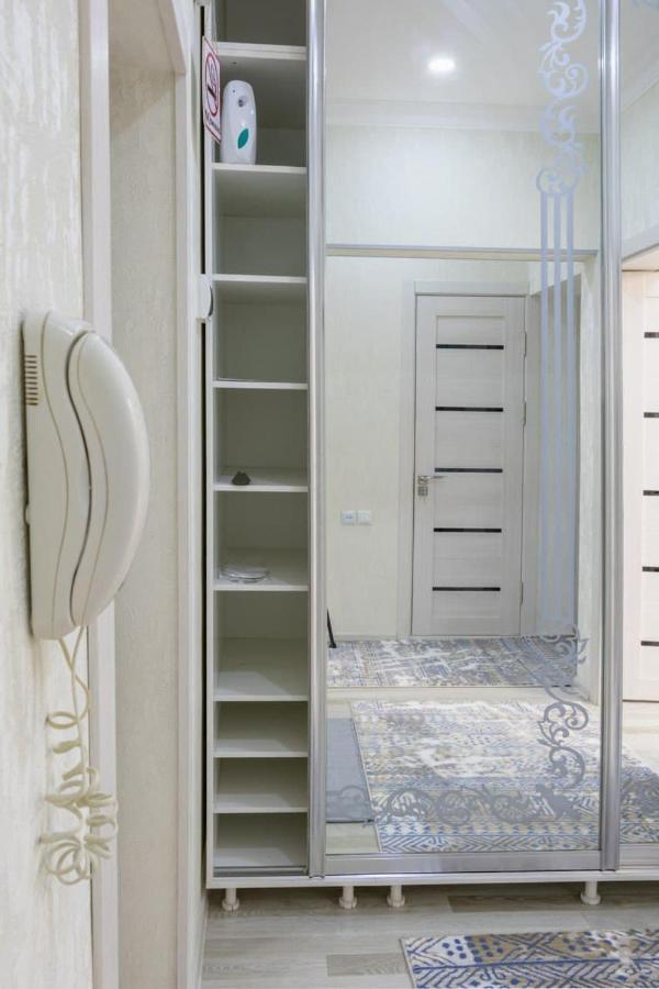 Metro Aybek Center Of Tashkent Comfort 1 Bedroom And Hall المظهر الخارجي الصورة